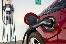 从百度营销报告多维度分析新能源汽车行业：用户到底都想要什么？