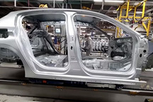 全新标致308量产车下线，换装全新LOGO，预计9月交付