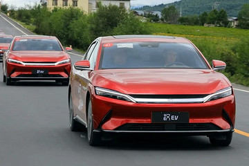 北京：電動(dòng)車企激戰(zhàn)置換市場