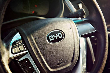 比亚迪半导体拟分拆上市 估值达102亿