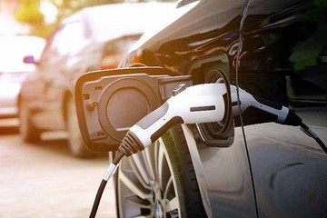 充电联盟：截至4月全国充电桩保有量182.7万台，同比增加42%