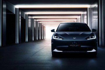 阿尔法S 华为HI版订单数破千，极狐加速破圈突围