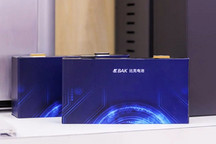 比克电池与汉龙通达战略签约，20亿投入聚焦移动充电需求