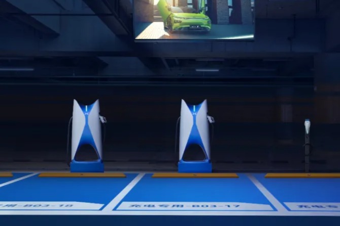 车企为什么要自建充换电站？