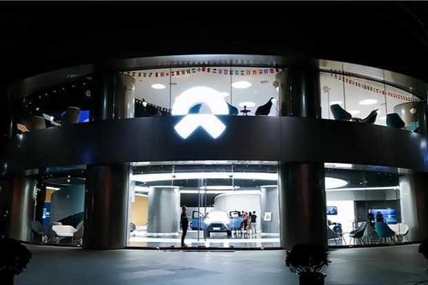 蔚来，500座换电站的“执念”