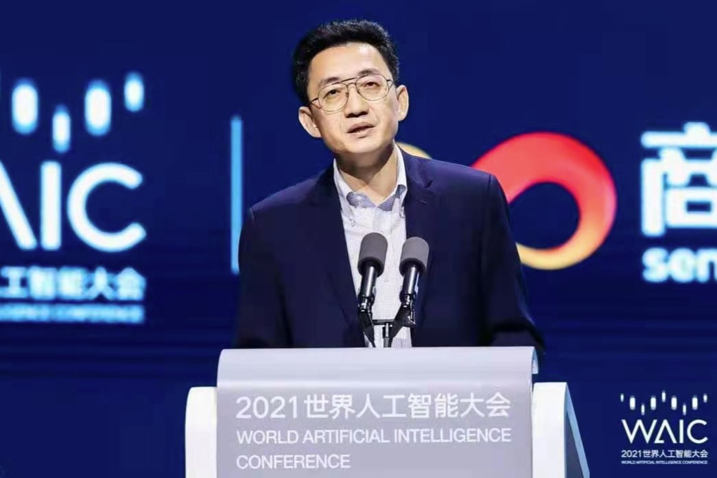 上汽无人驾驶出租车年内“上街”