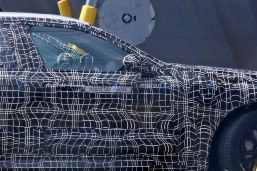 宝马i5谍照曝光，定位中大型纯电轿车，续航或500km