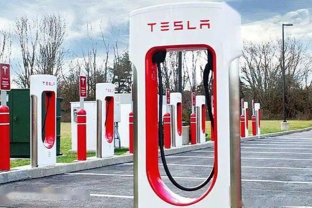 半小时就能充满！特斯拉第三代超级充电桩即将上线