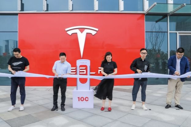 百站千桩 上海第100座特斯拉超级充电站落成