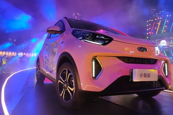 “蔚小理”對戰(zhàn)“吉安迪”：比亞迪首破8萬上演“十月圍城”