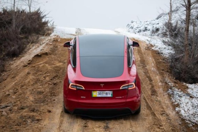 主流新能源SUV硬核大比拼，谁是冬季全地形脱困王者