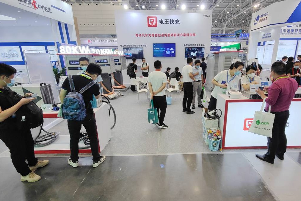 惊艳深圳充电桩展！电王快充多款最新研发闪充引起围观！