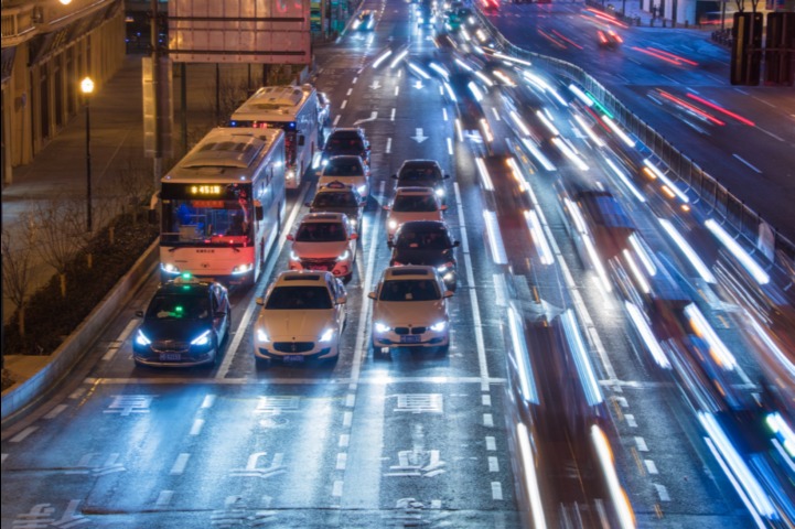 乘联会：7月新能源乘用车批发销量56.4万辆，环比下降1.1%