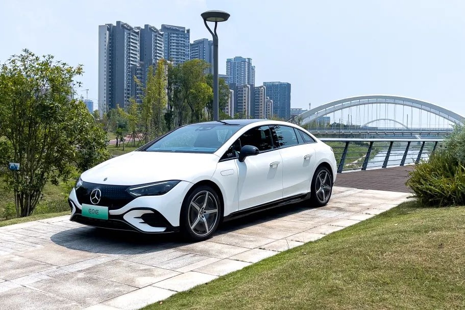 2022电动豪华争夺战，全新EQE才是标杆？