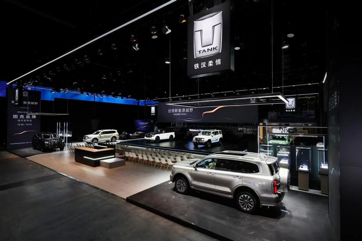 油电并联成就越野新硬汉 坦克300 HEV/500 PHEV亮相成都车展