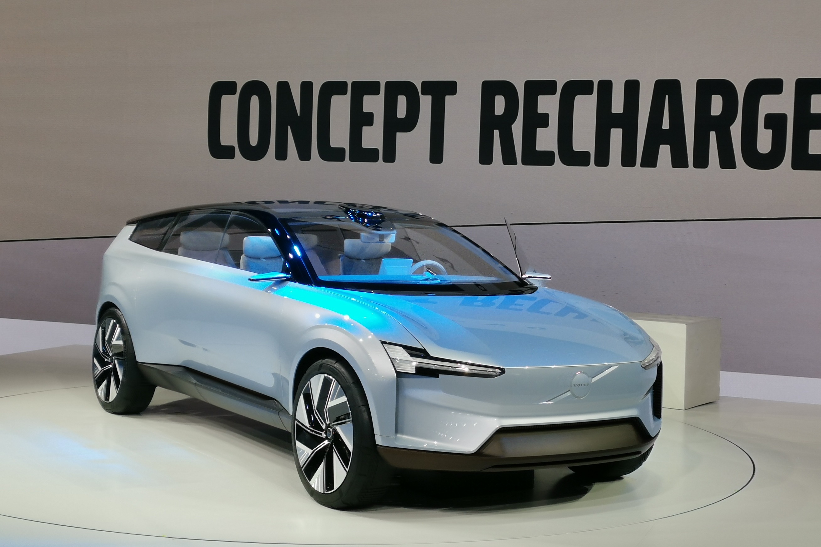 沃尔沃全新纯电概念车Concept Recharge亮相2022成都车展