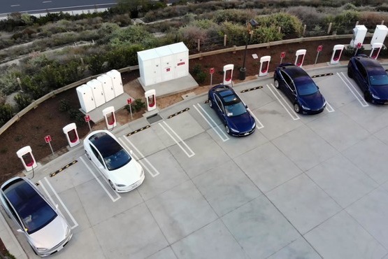 美交通部宣布在全美50個州建設電動汽車充電站