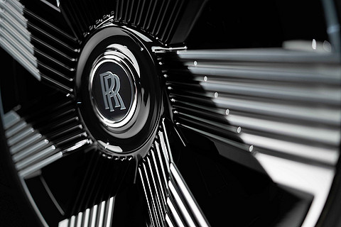 14 SPECTRE UNVEILED – THE FIRST FULLY-ELECTRIC ROLLS-ROYCE_WHEEL.jpg