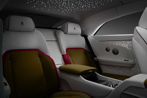 11_SPECTRE UNVEILED – THE FIRST FULLY-ELECTRIC ROLLS-ROYCE_REAR CABIN (DARK).jpg