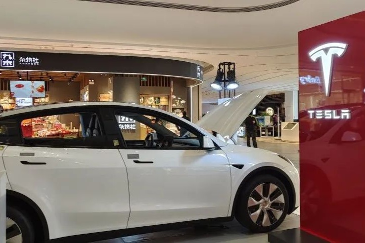 特斯拉年內(nèi)首次降價(jià)！最高降3.7萬(wàn)，Model Y“冷光銀”省8000，交付周期大幅縮短