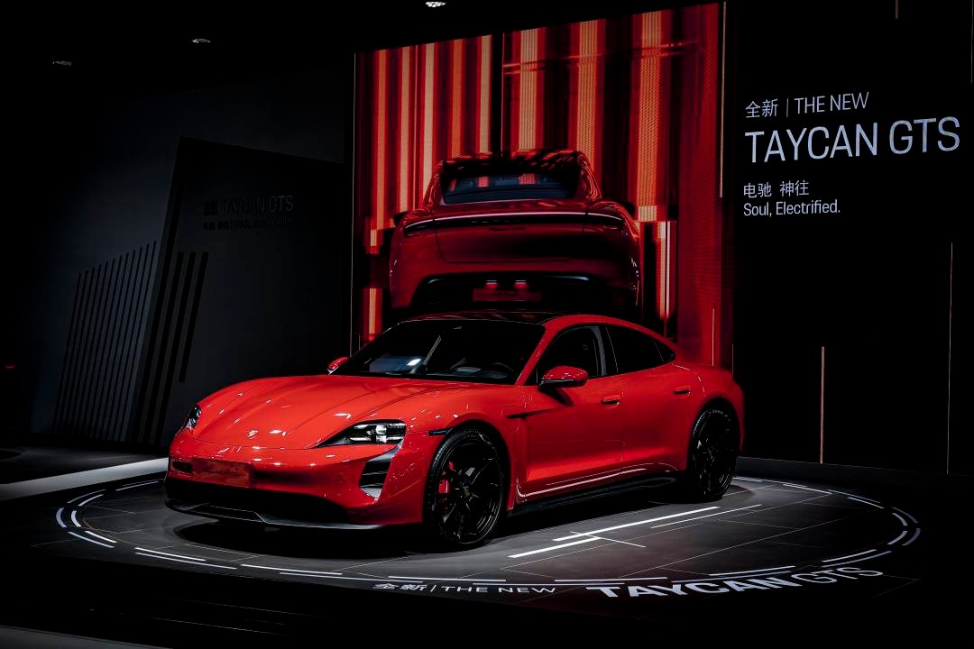 保时捷Taycan GTS国内首亮相 售价139.2万元