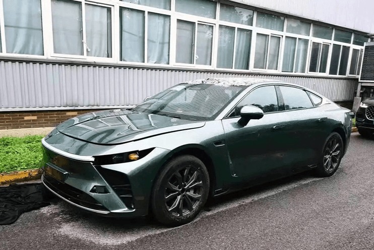 星途E03将于4月7日公布中文名 上海车展正式亮相