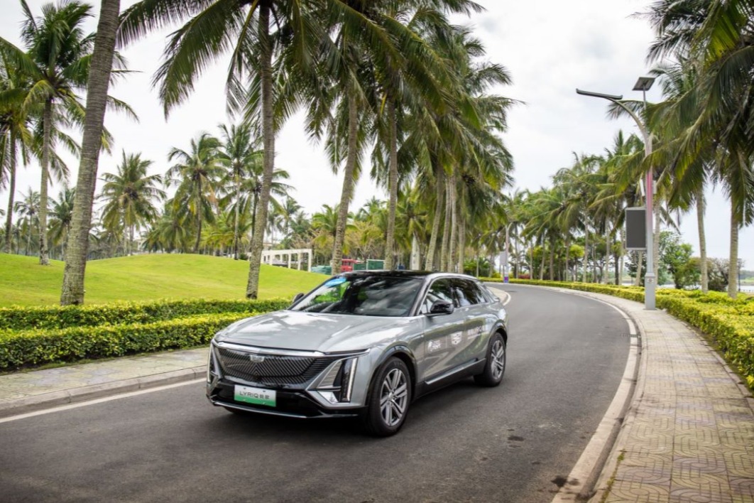 LYRIQ銳歌開進(jìn)博鰲，高端會(huì)議指定用車進(jìn)入“奧特能時(shí)代”