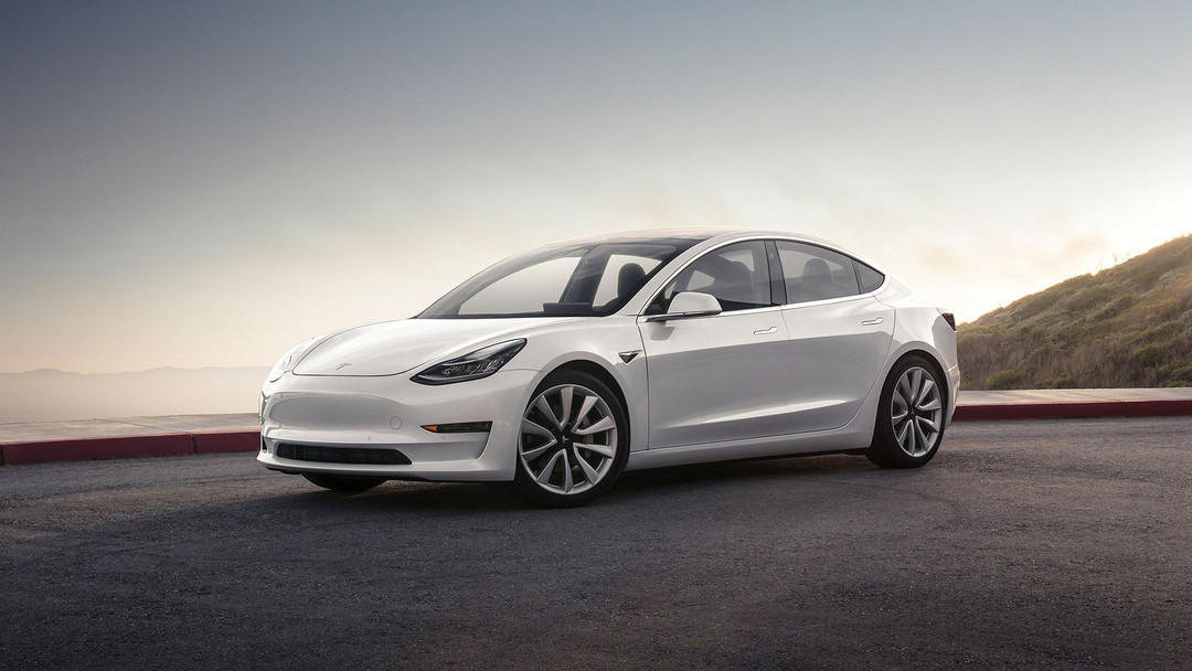 特斯拉Model 3.jpg