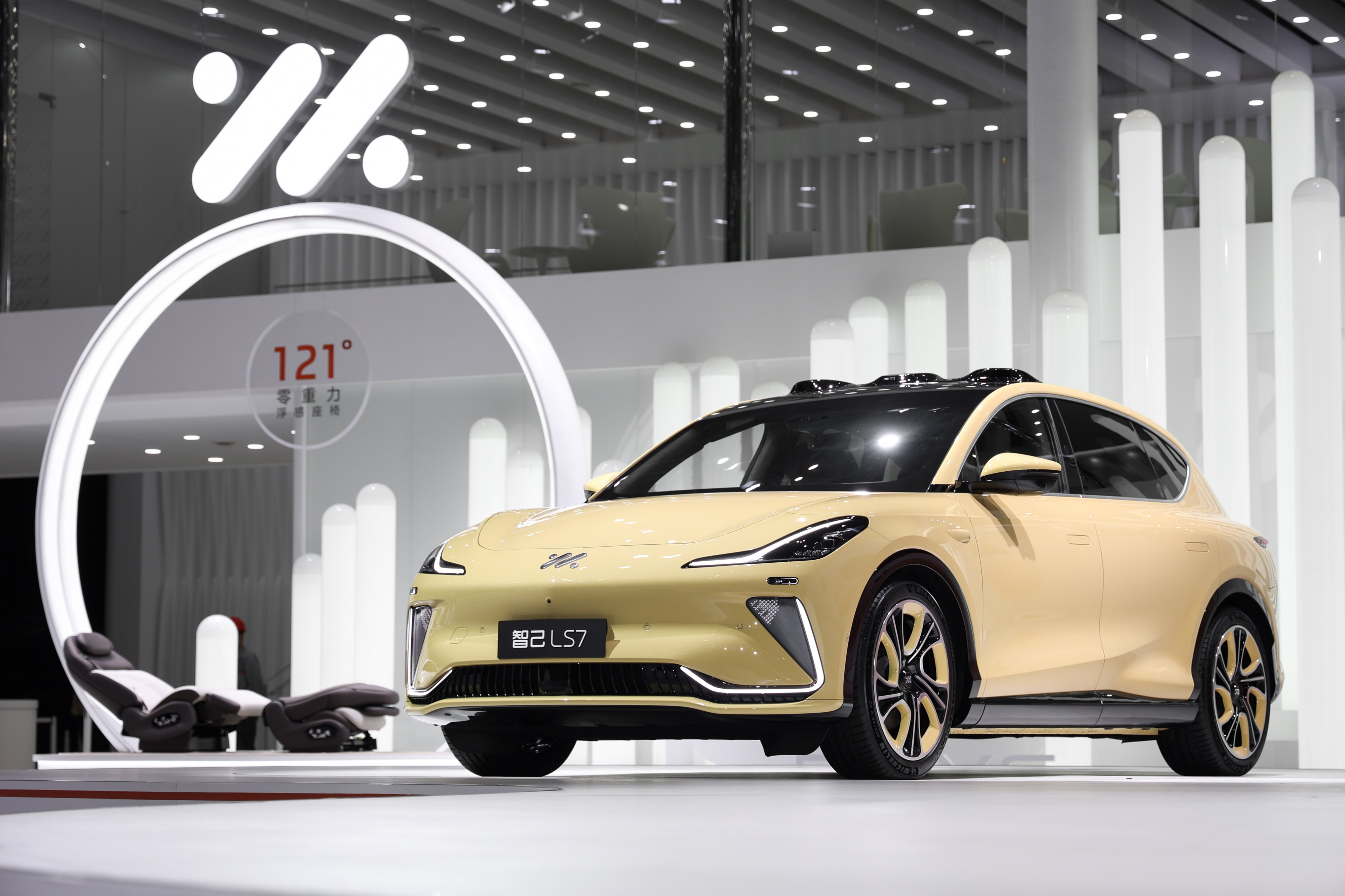 上汽发布新能源汽车发展三年行动计划 到2025年销量达350万辆
