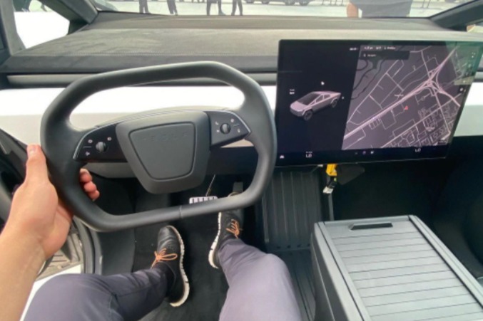 特斯拉Cybertruck最新内饰谍照曝光 取消Yoke方向盘