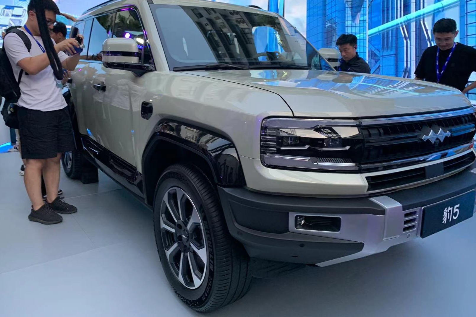 比亚迪方程豹豹5外观内饰抢先看