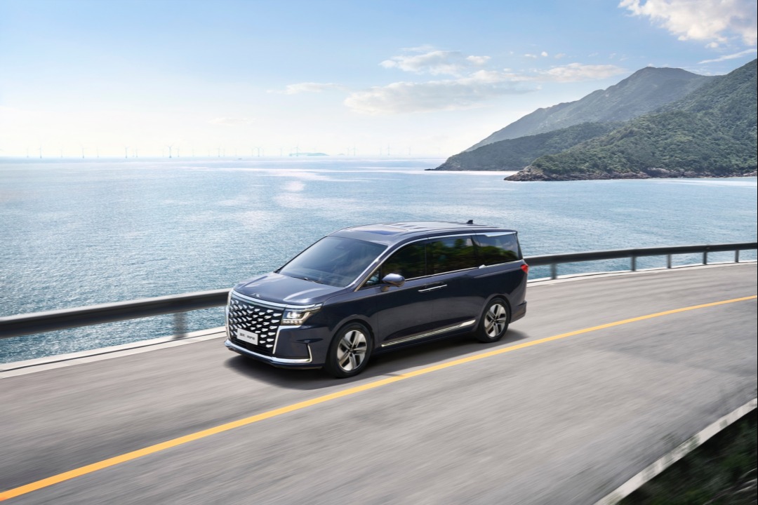 MUSE共创智电架构的量产新车，瑞风RF8亮相成都车展