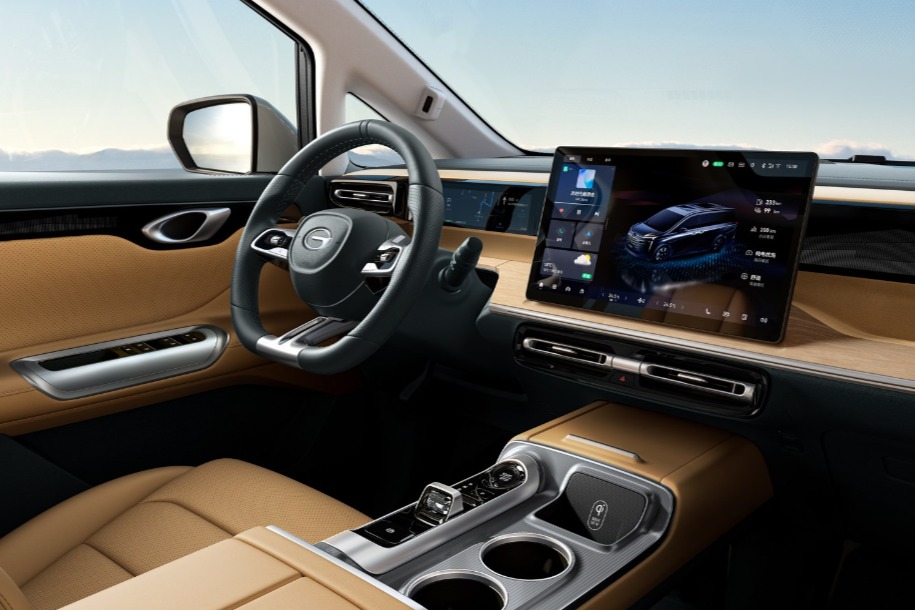 广汽传祺E8内饰官图曝光 售价或20万左右