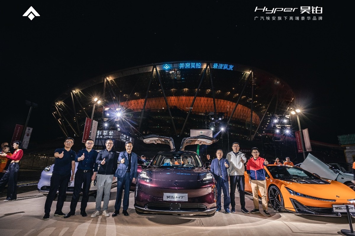 阿联携 “最佳队友”昊铂HT主场助威 广东华南虎首战告捷