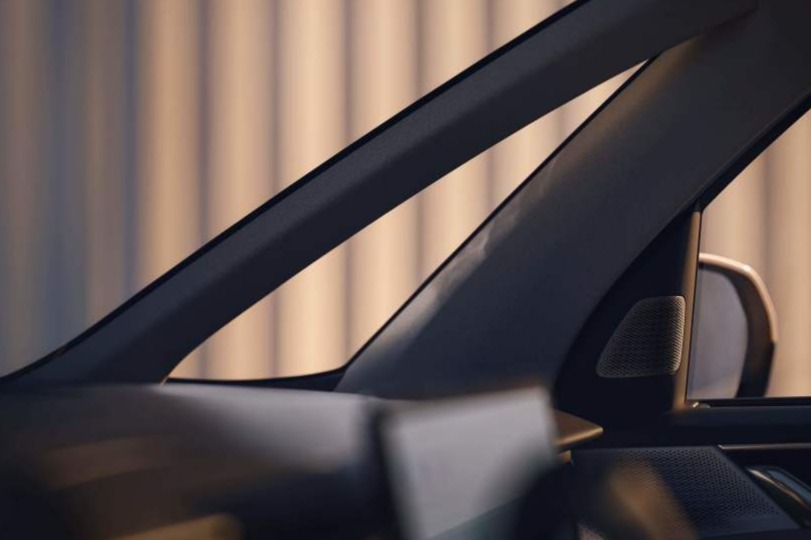 沃尔沃中大型MPV EM90预告图发布 11月12日全球首秀并开启预订