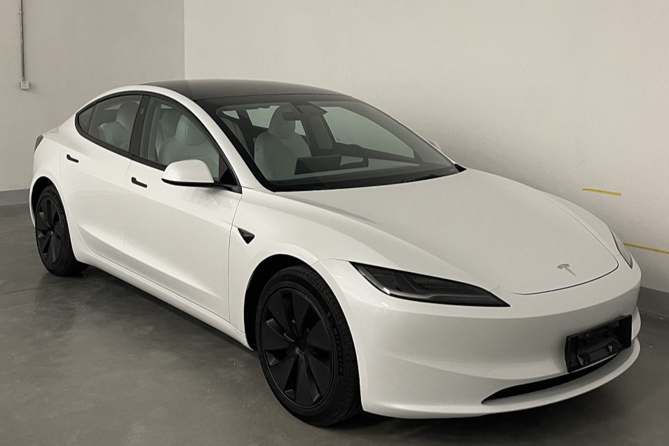 特斯拉新款Model 3开启全球交付 1200辆从上海南港码头出口