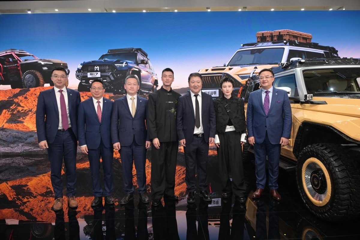 东风猛士科技三款车亮相北京车展 猛士M-HUNTER狩猎者全球首发