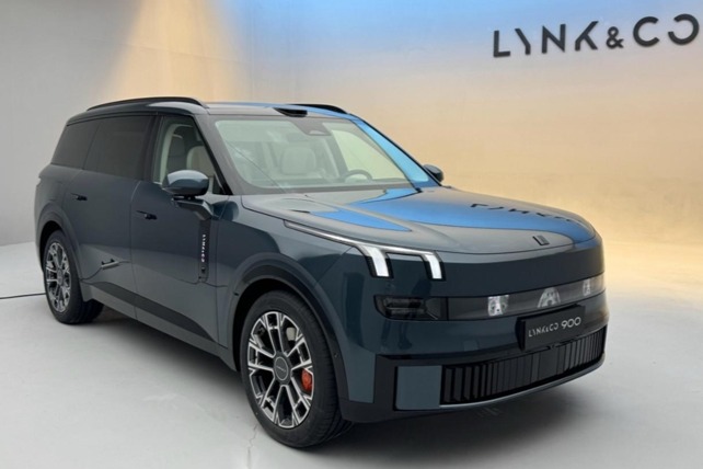 领克900，搭载251线激光雷达，二排座椅可向后转的SUV