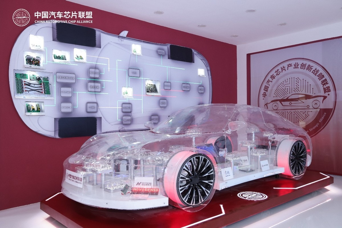 国产芯片崛起！纳芯微构筑电动化与智能化双引擎