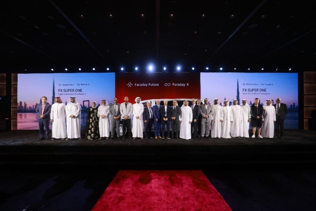 FX Super One中东率先上市!售价30.9万迪拉姆,伊涅斯塔是首位车主,创新加密资产购车模式