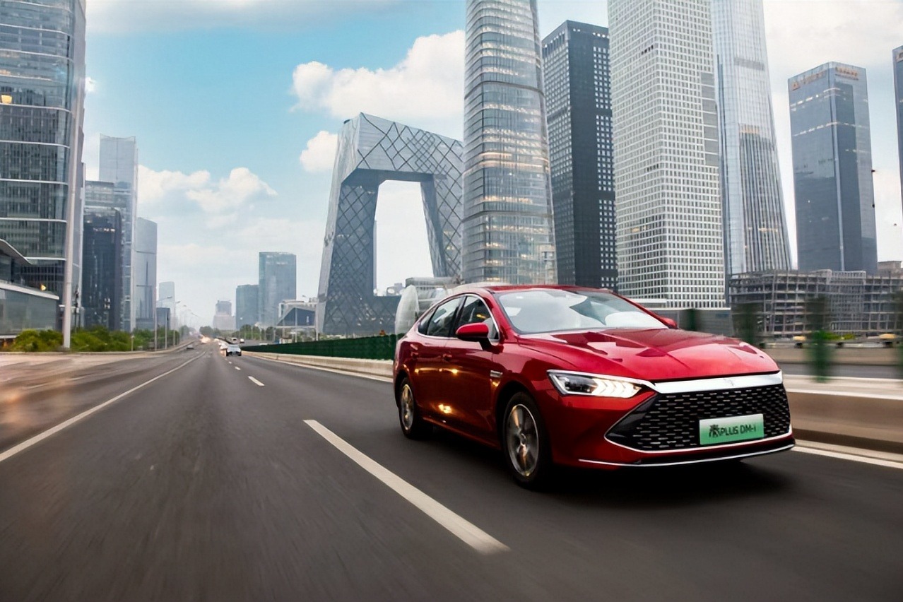 3月车市大幅回暖：比亚迪不再一家独大，长安奇瑞吉利奋力追赶