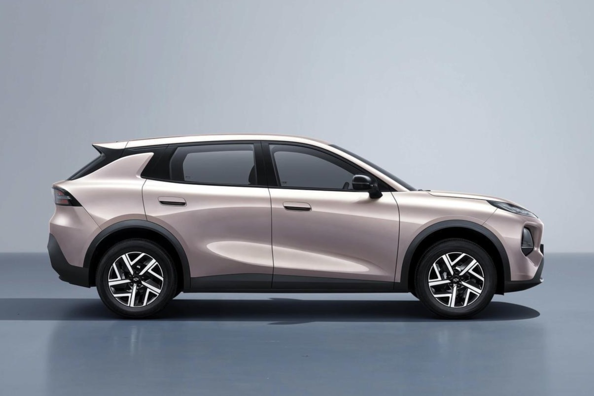 城市NOA、500km、后驱五连杆！10万内的纯电SUV现在都这么狠了？