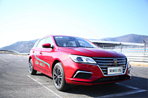 視頻丨風馳電“車” 全新榮威Ei5賽道體驗