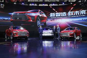 视频｜北京车展比亚迪4款新能源亮相 最低不到10万起售