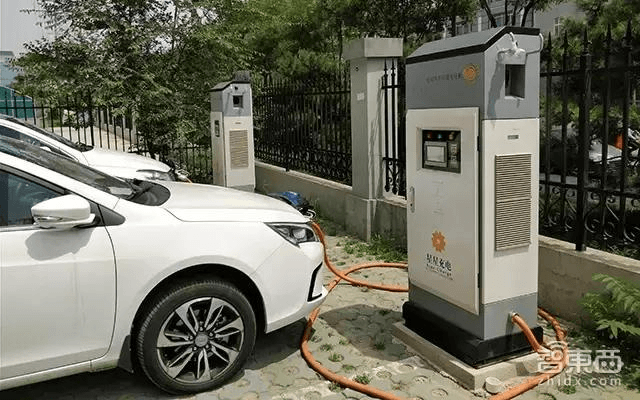 充電樁行業,電動汽車充電樁，電動汽車充電基礎設施