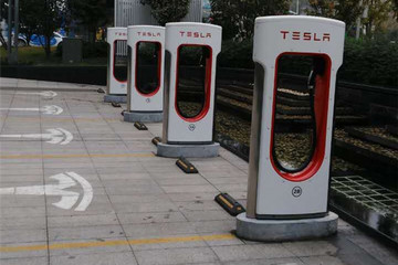 起底充电桩行业：超43家入局,蒙眼狂奔3年