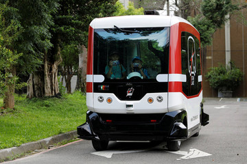 台湾无人驾驶巴士宣布路测成功，可乘12人最高时速40公里