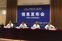  中汽協(xié)：7月份新能源汽車銷量5.6萬(wàn)，同比增長(zhǎng)55.2%