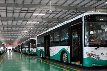 积极奋战台风“天鸽”，银隆人一直在前线