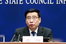苗圩：正與公安部門討論，修改道交法時給予自動駕駛汽車一定發展余地